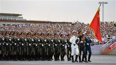 93 Parade Tentera, mempamerkan gaya negara yang kuat dan tentera yang kuat